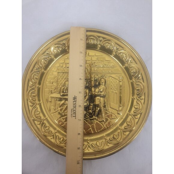 Set of 2 Tavern Scene 3D Brass Colored Tin Wall Hanging Plates - Picture 6 of 7